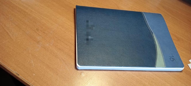 Remove the Cover of the Diary - Staccare La Copertina Dell'Agenda